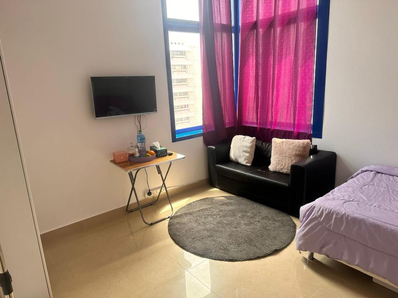 The Purple Place Appartement Abu Dhabi Buitenkant foto